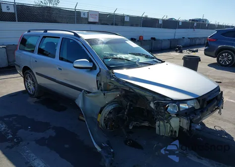 2002 Volvo V70 2.4T из США, поврежденный, VIN YV1SW58DX22236278